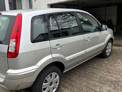 Silber Gebraucht 2010 Ford Fusion Style Kleinwagen | 5.900 € (Teuer)