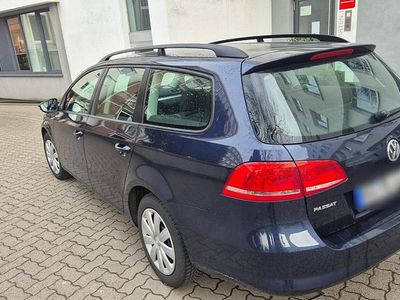 Usata VW Passat 140 CV (102 kW) 2011 Blu Station wagon