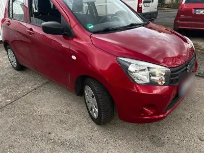 Gebraucht Suzuki Celerio 68 PS (50 kW) 2015 Rot Kleinwagen