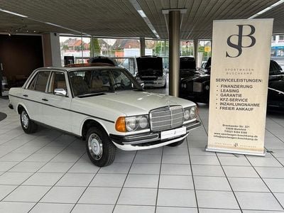 Weiß Gebraucht 1981 Mercedes 200 Limousine | 12.900 €
