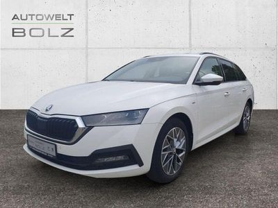 Weiss Gebraucht 2023 Skoda Octavia Tour Kombi | 15.990 € (Guter Preis)