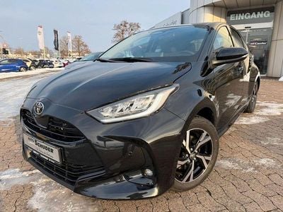 Neu Toyota Yaris Hybrid Comfort 116 PS (85 kW) 2025 Schwarz Limousine