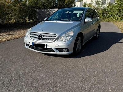 Mercedes R320