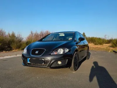 Używany Seat Leon 125 KM (91 kW) 2010 Czarny Hatchback
