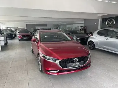 Usado Mazda 3 Selection 186 HP (136 kW) 2023 Vermelho Sedan