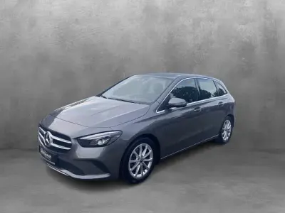 Gebraucht Mercedes B200 Progressive 150 PS (110 kW) 2019 Metalliclack mountaingrau Kleinwagen