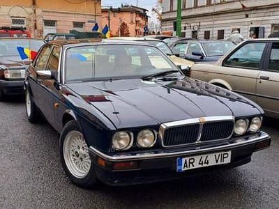 Usado Jaguar XJ12 325 HP (239 kW) 1993 Azul Sedan