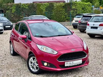 Gebraucht Ford Fiesta Celebration 101 PS (74 kW) 2016 Rot Kleinwagen