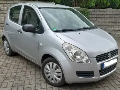 Gebraucht Suzuki Splash Basic 68 PS (50 kW) 2012 Silber Kleinwagen