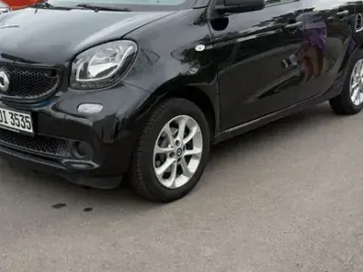 Gebraucht Smart ForFour 71 PS (52 kW) 2019 Schwarz Kleinwagen