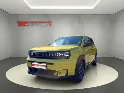 Second-hand Fiat Grande Panda Icon 101 CP (74 kW) 2025 Galben Hatchback