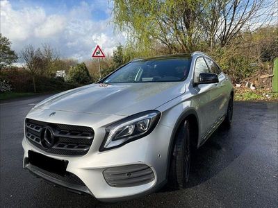 Gebraucht Mercedes GLA200 AMG line 156 PS (114 kW) 2017 Silber SUV