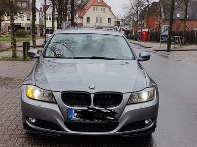 Gebraucht BMW 320 170 PS (125 kW) 2011 Silber Limousine