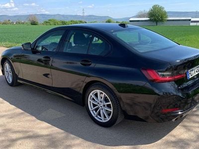 Second-hand BMW 318 M Sport 156 CP (114 kW) 2023 Negru Berlinǎ