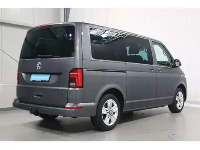 Gebraucht VW Multivan Comfortline 204 PS (150 kW) 2022 Indiumgrau metallic indiumgrau metallic Van / Kleinbus