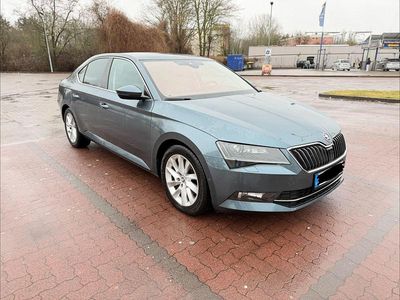 Gebraucht Skoda Superb Style 150 PS (110 kW) 2018 Grau Limousine
