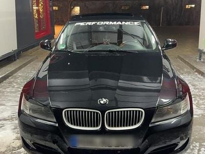 Gebraucht BMW 318 143 PS (105 kW) 2008 Schwarz Limousine