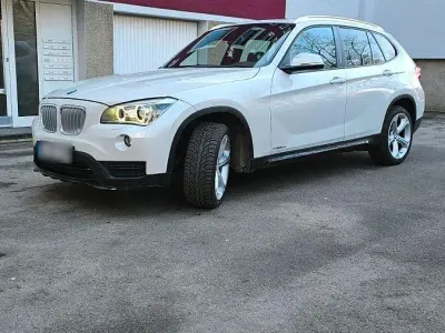 Gebraucht BMW X1 Sport Line 150 PS (110 kW) 2014 Weiß SUV