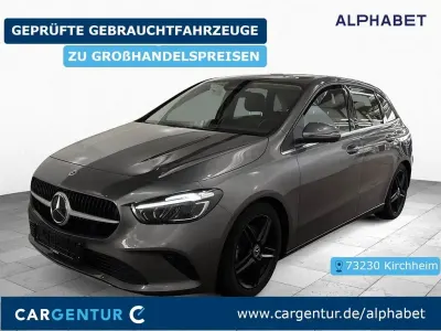 Gebraucht Mercedes B180 116 PS (85 kW) 2024 Grau Kleinwagen