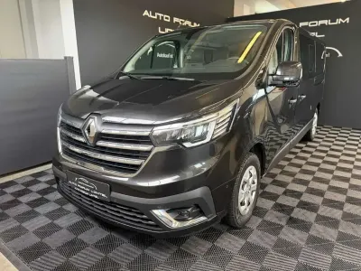 Gebraucht Renault Trafic Life 150 PS (110 kW) 2022 Schwarz midnight Van / Kleinbus