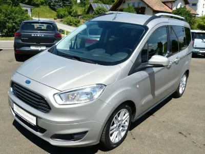 Gebraucht Ford Tourneo Courier Titanium 95 PS (69 kW) 2017 Grau Van / Kleinbus