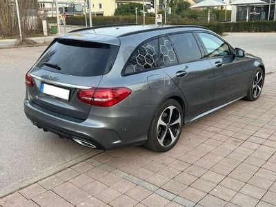 Gebraucht Mercedes C300 Avantgarde 245 PS (180 kW) 2020 Grau Kombi
