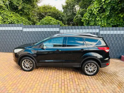 Gebraucht Ford Kuga Titanium 182 PS (133 kW) 2013 Schwarz SUV