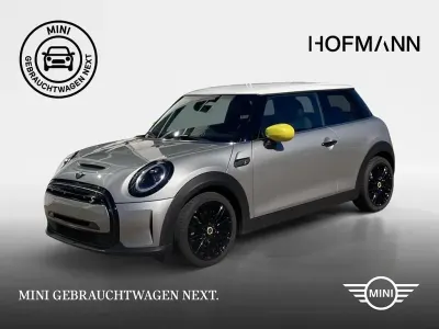 Usata Mini Cooper SE Classic 135 kW (184 CV) 2023 Grigio Utilitaria