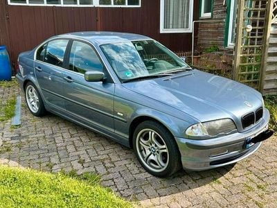 BMW 323