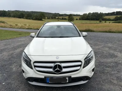 Gebraucht Mercedes GLA200 136 PS (100 kW) 2014 Weiß SUV