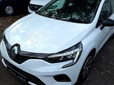 Gebraucht Renault Clio V Equilibre 67 PS (49 kW) 2023 Weiß Limousine
