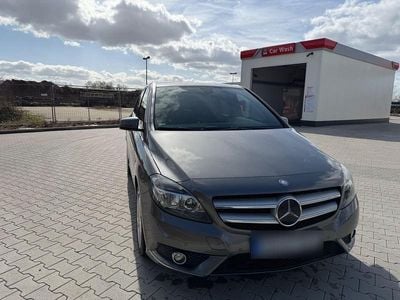 Gebraucht Mercedes B180 122 PS (89 kW) 2013 Grau Van / Kleinbus
