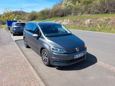 Second-hand VW Touran Join 150 CP (110 kW) 2019 Gri Monovolum