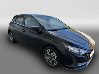Neu Hyundai i20 90 PS (66 kW) 2026 Schwarz Kleinwagen