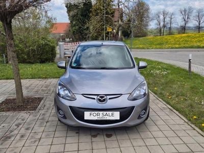 Usado Mazda 2 Sendo 84 HP (61 kW) 2014 Prateado Sedan