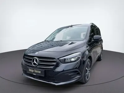 Gebraucht Mercedes T180 Progressive 116 PS (85 kW) 2022 Loparitschwarz metallic Van / Kleinbus