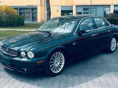 Usata Jaguar XJ8 298 CV (219 kW) 2008 Verde Berlina