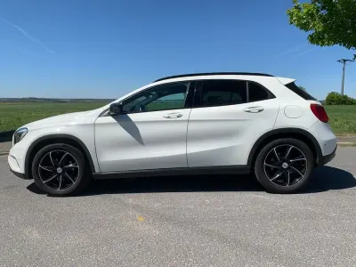 Usata Mercedes GLA200 Urban 136 CV (100 kW) 2014 Bianco SUV