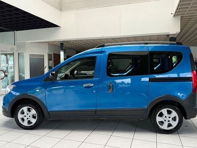 Gebraucht Dacia Dokker Celebration 116 PS (85 kW) 2019 Blau Van / Kleinbus