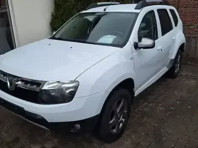 Używany Dacia Duster Prestige 105 KM (77 kW) 2012 Biały SUV