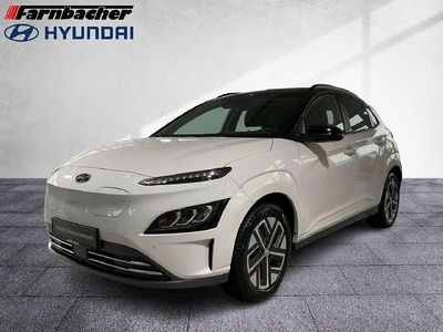 Gebraucht Hyundai Kona Trend 150 kW (204 PS) 2021 Chalk white / phantom black ro / SUV