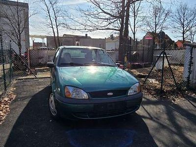 Second-hand Ford Fiesta Finesse 60 CP (44 kW) 2001 Verde Hatchback