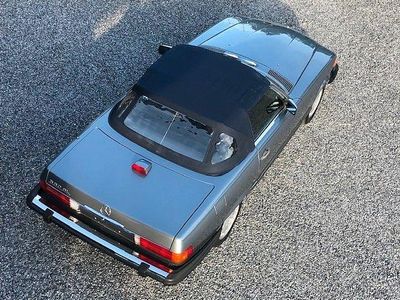 Blau Gebraucht 1987 Mercedes 560 Cabrio | 31.890 €