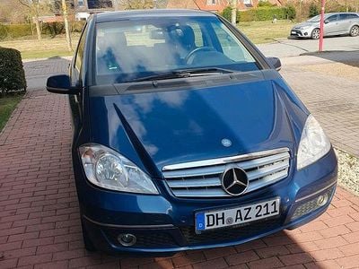 Gebraucht Mercedes A180 109 PS (80 kW) 2010 Blau Kleinwagen