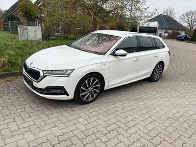 Usata Skoda Octavia Style 150 CV (110 kW) 2021 Bianco Station wagon