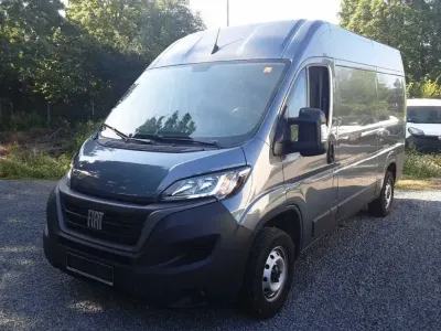 Gebraucht Fiat Ducato 140 PS (102 kW) 2024 Grau Van