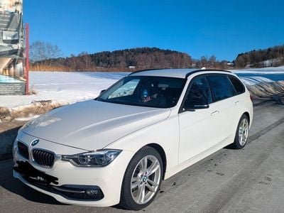 Weiß Gebraucht 2016 BMW 320 Sport Line Kombi | 14.700 € (Guter Preis)