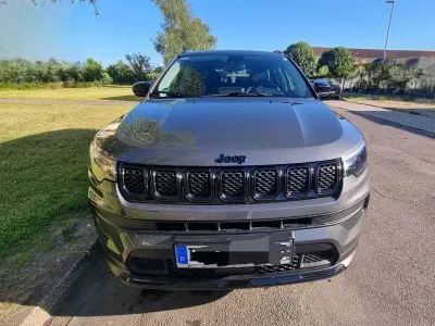 Gebraucht Jeep Compass Night Eagle 131 PS (96 kW) 2023 Grau SUV