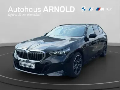 Gebraucht BMW 520 M Sport 197 PS (144 kW) 2026 Saphirschwarz Kombi