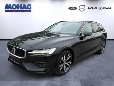Gebraucht Volvo V60 Core 163 PS (119 kW) 2024 Schwarz Kombi